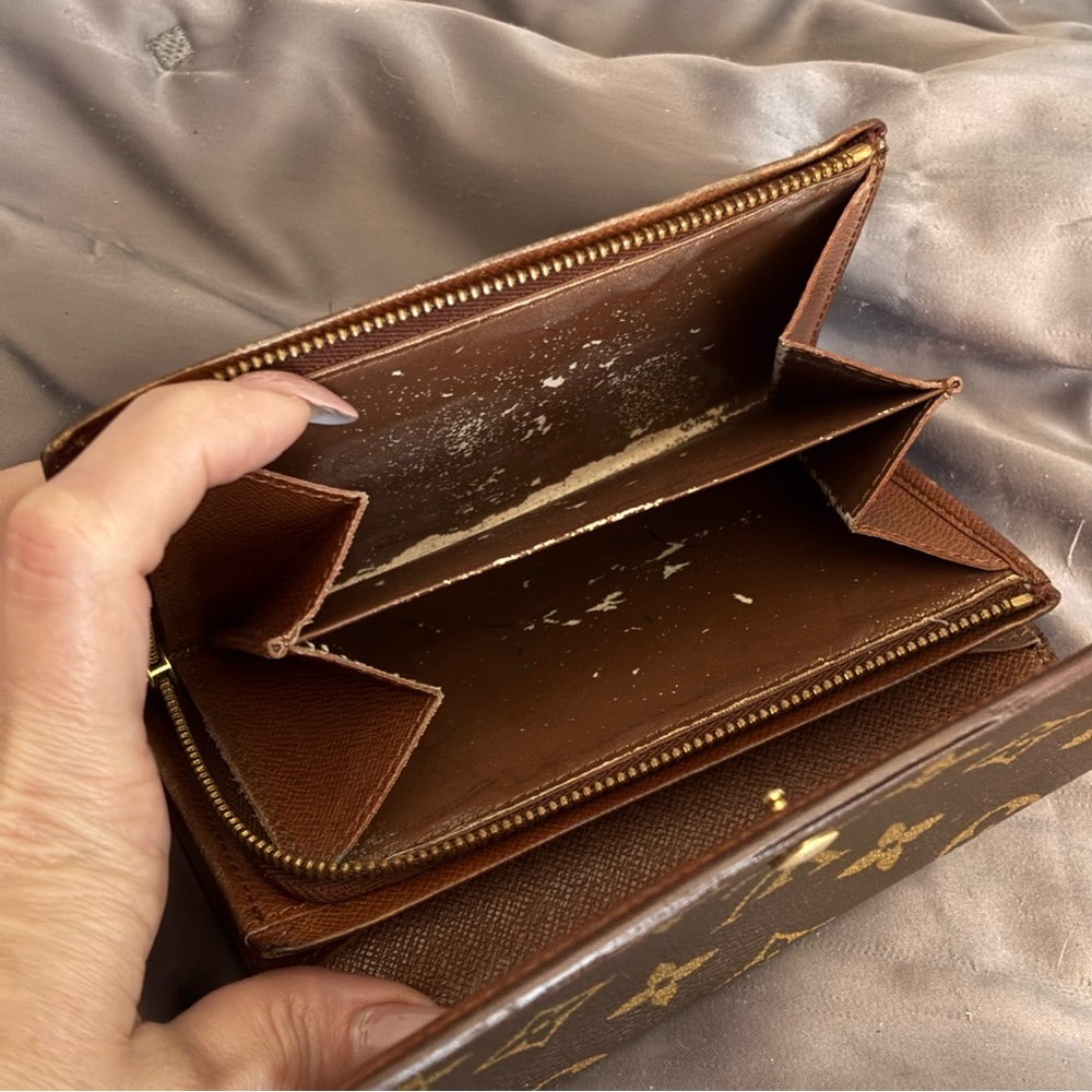 LOUIS VUITTON
Monogram Canvas Tresor preloved - Picture 6 of 7